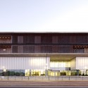 La Florida Metropolitan Hospital Clinic / BBATS Consulting & Projects SLP + MURTINHO+RABY arquitectos La Florida Metropolitan Hospital Clinic / BBATS Consulting & Projects SLP + MURTINHO+RABY arquitectos © Nico Saieh