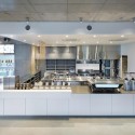 Blue Bottle Coffee AOYAMA Cafe / Schemata Architects © Takumi Ota