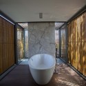 Svarga Residence  / RT+Q Architects © Albert Lim K.S.
