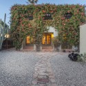 Princeton St. Bungalow / Ruben S. Ojeda Architects + Koning Eizenberg Architecture Princeton St. Bungalow / Ruben S. Ojeda Architects + Koning Eizenberg Architecture © Shawn Bishop