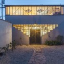 Princeton St. Bungalow / Ruben S. Ojeda Architects + Koning Eizenberg Architecture Princeton St. Bungalow / Ruben S. Ojeda Architects + Koning Eizenberg Architecture © Shawn Bishop