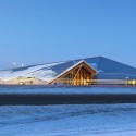 Philip J. Currie Dinosaur Museum / Teeple Architects Philip J. Currie Dinosaur Museum / Teeple Architects © Tom Arban