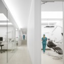 Care Implant Dentistry / Pedra Silva Architects Care Implant Dentistry / Pedra Silva Architects © Fernando Guerra | FG+SG
