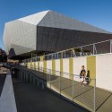Multifunctional Building "Fondo" / Pich-Aguilera Architects © Simón García
