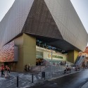 Multifunctional Building "Fondo" / Pich-Aguilera Architects © Simón García