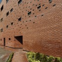 Aperture / Admun Design & Construction Studio © Parham Taghioff