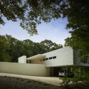 Green Woods House / Stelle Lomont Rouhani Architects © Matthew Carbone