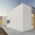 House in Front of a Stream / 05 AM Arquitectura © Adrià Goula