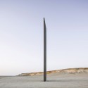Richard Serra's East-West/West-East Rises in the Qatari Desert “East-West/West-East” / Richard Serra. Image © Nelson Garrido