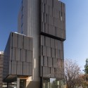 Edificio El Coihue / Estudio Larrain Edificio El Coihue / Estudio Larrain © Guy Wenborne