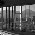Edificio El Coihue / Estudio Larrain Edificio El Coihue / Estudio Larrain © Guy Wenborne