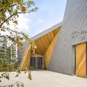 Ensemble Pastoral Catholique / Atelier d'Architecture Brenac-Gonzalez Ensemble Pastoral Catholique / Atelier d'Architecture Brenac-Gonzalez © Sergio Grazia