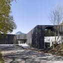 Library, Game Library & Municipality Administration in Spiez / bauzeit architekten © Yves André