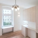 Micro-apartment in Berlin / spamroom + johnpaulcoss Micro-apartment in Berlin / spamroom + johnpaulcoss © Ringo Paulusch
