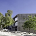 Centro de Atención al Vecino / Gubbins Arquitectos, Polidura + Talhouk Arquitectos Centro de Atención al Vecino / Gubbins Arquitectos, Polidura + Talhouk Arquitectos © Aryeh Kornfeld