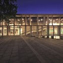 Centro de Atención al Vecino / Gubbins Arquitectos, Polidura + Talhouk Arquitectos Centro de Atención al Vecino / Gubbins Arquitectos, Polidura + Talhouk Arquitectos © José Miranda