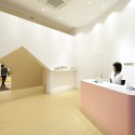 Mama Smile  / Emmanuelle Moureaux Architecture + Design Mama Smile  / Emmanuelle Moureaux Architecture + Design © Daisuke Shima / Nacasa & Partners