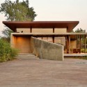 Visitors Entrance Pavilion at Glade One / Khosla Associates Visitors Entrance Pavilion at Glade One / Khosla Associates © Jignesh Vishwanath