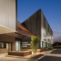 Ballarat Community Health Primary Care Centre / DesignInc Ballarat Community Health Primary Care Centre / DesignInc © Dianna Snape