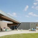 St Mary of the Cross Primary School / Baldasso Cortese Architects St Mary of the Cross Primary School / Baldasso Cortese Architects © Peter Clarke