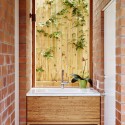Christian Street House / James Russell Architect Christian Street House / James Russell Architect © Toby Scott