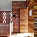 Christian Street House / James Russell Architect Christian Street House / James Russell Architect © Toby Scott