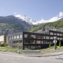School in Saint-Maurice / Graeme Mann & Patricia Capua Mann © Yves André