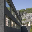 School in Saint-Maurice / Graeme Mann & Patricia Capua Mann © Yves André