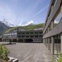School in Saint-Maurice / Graeme Mann & Patricia Capua Mann © Yves André