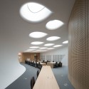 The Investcorp Building / Zaha Hadid Architects The Investcorp Building / Zaha Hadid Architects © Luke Hayes