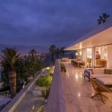 Casa en Ancón / Adrián Noboa Arquitecto Casa en Ancón / Adrián Noboa Arquitecto © Renzo Rebagliati