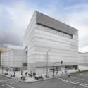 Mercado, Polideportivo Y Biblioteca Barceló / Nieto Sobejano Arquitectos Mercado, Polideportivo Y Biblioteca Barceló / Nieto Sobejano Arquitectos © Roland Halbe