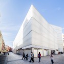 Mercado, Polideportivo Y Biblioteca Barceló / Nieto Sobejano Arquitectos Mercado, Polideportivo Y Biblioteca Barceló / Nieto Sobejano Arquitectos © Antonio Balsera Gómez