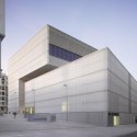 Mercado, Polideportivo Y Biblioteca Barceló / Nieto Sobejano Arquitectos Mercado, Polideportivo Y Biblioteca Barceló / Nieto Sobejano Arquitectos © Roland Halbe