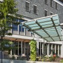 2015 AIA/HUD Secretary Awards Honor Housing Projects 2015 AIA/HUD Secretary Awards Honor Housing Projects Co-op Plaza Redevelopment / Gossens Bachman Architects. Image © Peter Mausss/Esto