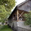 Alpine Barn Apartment / OFIS Architects Alpine Barn Apartment / OFIS Architects © Tomaz Gregoric