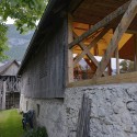 Alpine Barn Apartment / OFIS Architects Alpine Barn Apartment / OFIS Architects © Tomaz Gregoric