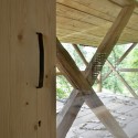 Alpine Barn Apartment / OFIS Architects Alpine Barn Apartment / OFIS Architects © Tomaz Gregoric