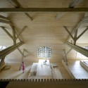 Alpine Barn Apartment / OFIS Architects Alpine Barn Apartment / OFIS Architects © Tomaz Gregoric